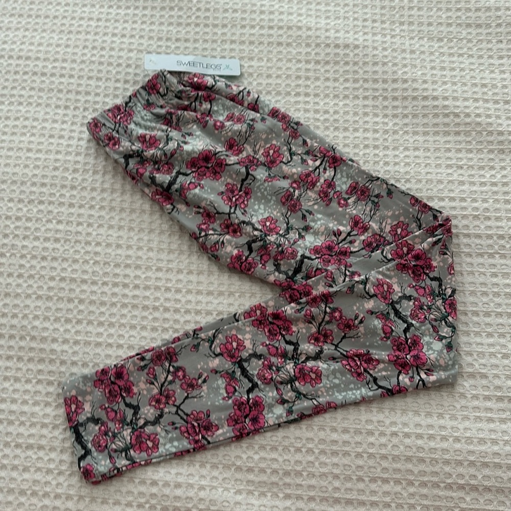 Girls Sweetlegs leggings- NWT size 12 floral